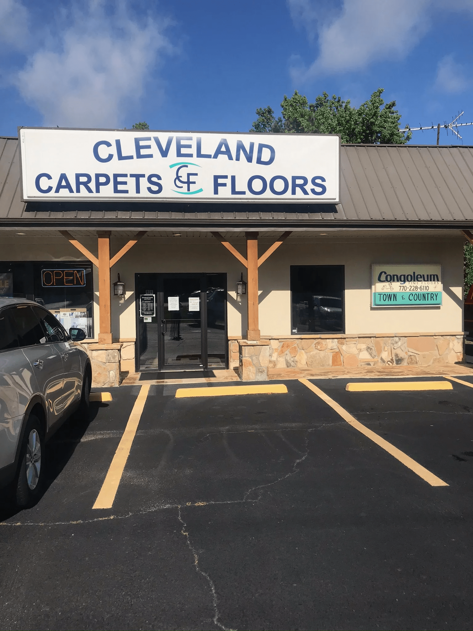 Cleveland Carpets & Floors | Showroom